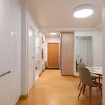 Contemporary 2bd Apartment, Riga, Center Riga