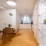 Contemporary 2bd Apartment, Riga, Center דירה *