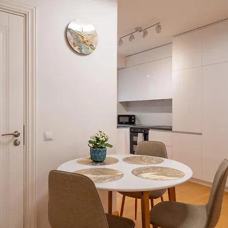 Contemporary 2bd Apartment, Riga, Center * リガ