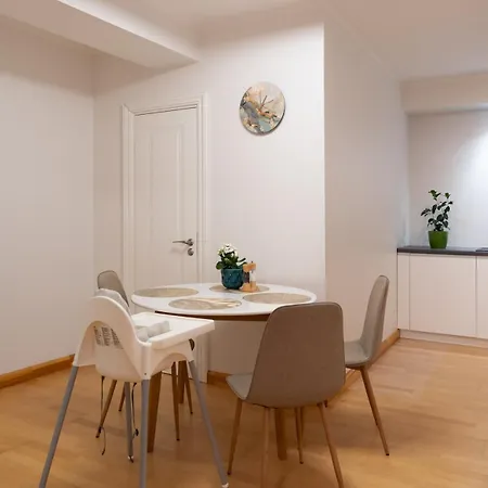 Contemporary 2bd Apartment, Riga, Center アパート *