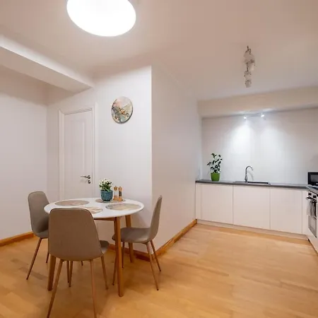 Contemporary 2bd Apartment, Riga, Center * リガ