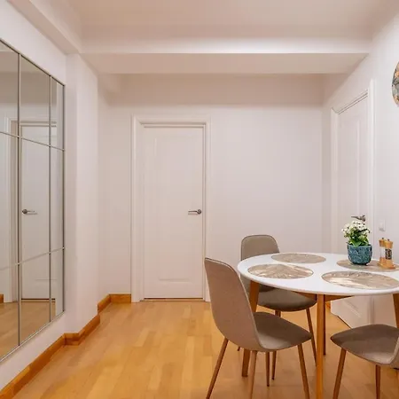 Contemporary 2bd Apartment, Riga, Center *