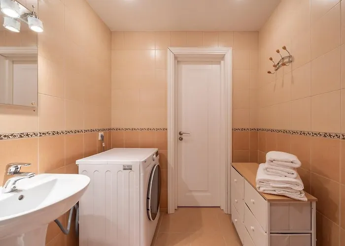 Contemporary 2bd Apartment, Riga, Center *