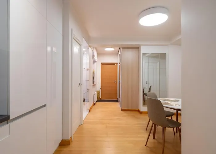 Contemporary 2bd Apartment, Riga, Center Riga