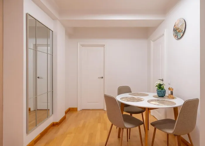 Contemporary 2bd Apartment, Riga, Center *