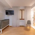 Contemporary 2bd Apartment, Riga, Center *